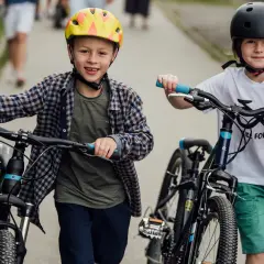 Jaki rozmiar roweru dla 5 latka? Sprawdź, ile cali wybrać