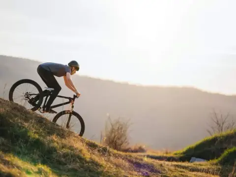 Trasy rowerowe w Bieszczadach - odkryj malownicze szlaki dla każdego