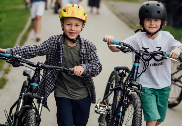 Jaki rozmiar roweru dla 5 latka? Sprawdź, ile cali wybrać