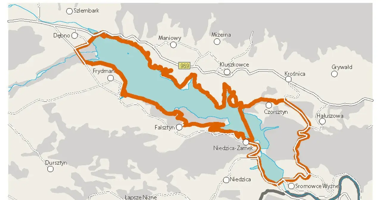 Mapa z zaznaczoną trasą rowerową wokół Jeziora Czorsztyńskiego, z widocznymi miejscowościami jak Czorsztyn, Niedzica i Frydman.